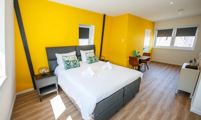 's-Hertogenbosch Apartment | Deluxe 35m2 City Center Studio - with Views