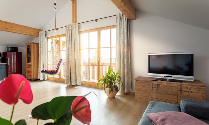 Otterfing Apartment | Deluxe apartment 90m² with balcony