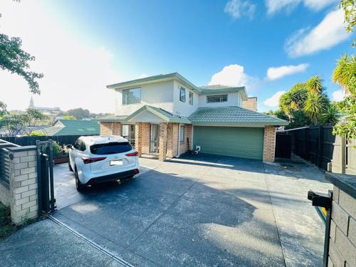 Goodwood Heights House | Deluxe Beauty House near Auckland Airport and City