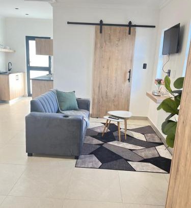 Beacon Bay Apartment | Deluxe Dwellings 3