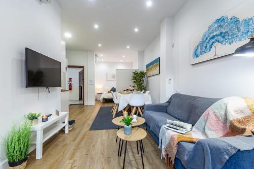 Ciudad Universitaria Apartment | Deluxe Signature Studio - Malaga Center