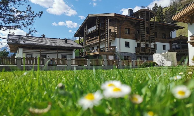 Vorderglemm Apartment | Der Zirmhof in Saalbach - Joker Card included in summer