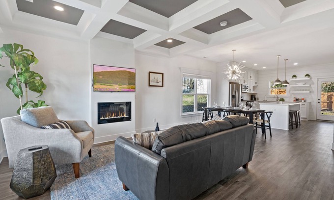 Jeffersonville House | DerbyGrove: Newly Renovated & Near Derby