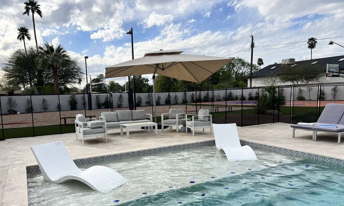 Paradise Valley Ranchos House | Desert GEM! Pool-Sports Paradise