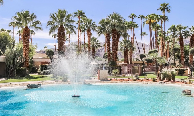 Araby Commons Apartment | Desert Isle Resort