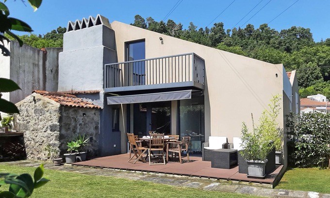 Furnas House | Design House with private garden by the thermal baths