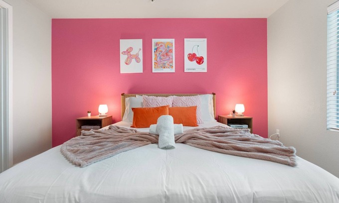 Riverside Apartment | Designer Pink Oasis Sky Lounge, Pool & Near ASU