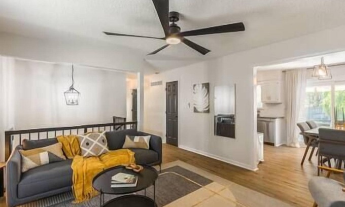 Pleasant Valley House | Designer's Retreat; Fur Friendly