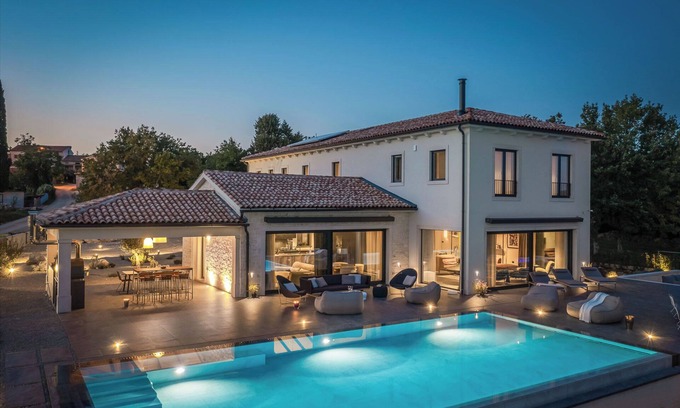 Rakotule Villa | Designer Villa with 72m2 infinity swimming pool, tenis court and spa.