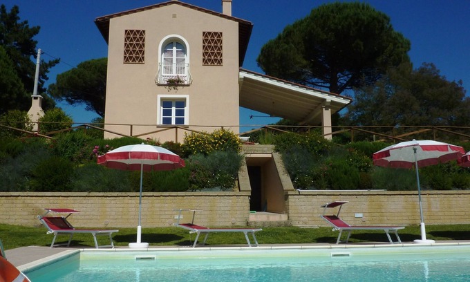 Montopoli in Val d'Arno House | Detached house, private swimming pool, private fenced garden, panoramic view