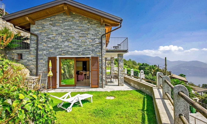 Trarego Viggiona House | Detached 3-room house in Ticino rustic style with dream lake view