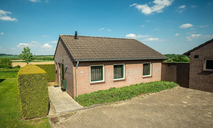 Vijlen House | Detached bungalow, 8 km. of the Drielandenpunt