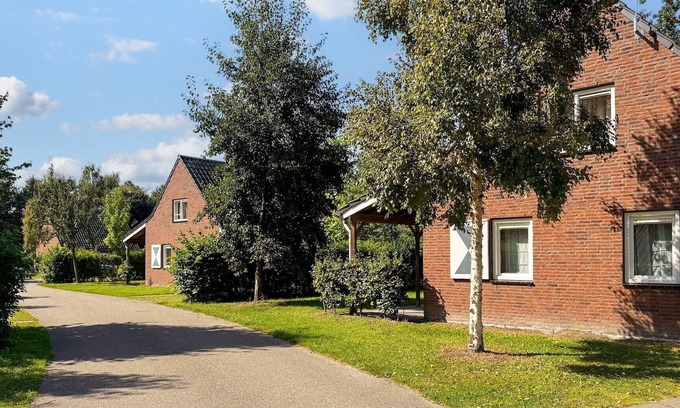 Hoeven House | Detached bungalow for 4 persons