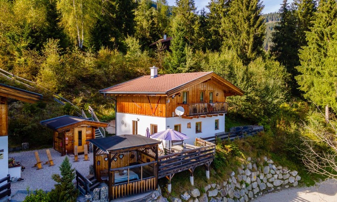 Aufhausen Ski Chalet | Detached chalet with sauna with fantastic mountain panorama
