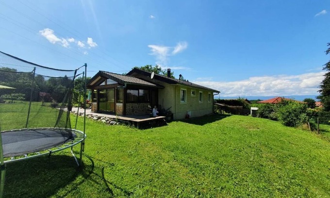 Allinges Villa | Detached house with above-ground pool and spa