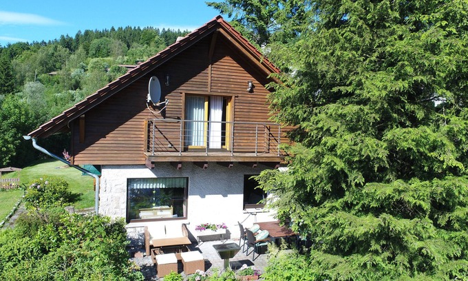Fehrenbach House | Detached vacation home with sauna and whirlpool for individual use