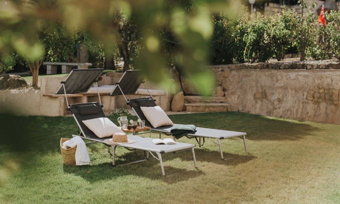 Brinas Villa | Detached villa in La Rioja Alta: garden and private parking, mini golf, jacuzzi.