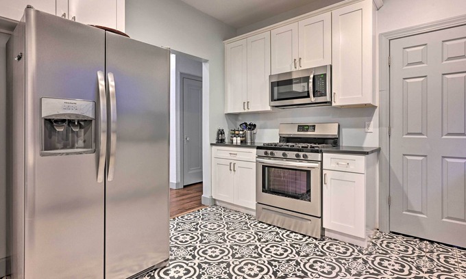 Detroit Apartment | Detroit Vacation Rental: 8 Mi to Downtown!
