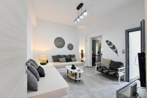 Korissia House | Diamond, a modern and stylish house, near the shops and restaurants in Korissia