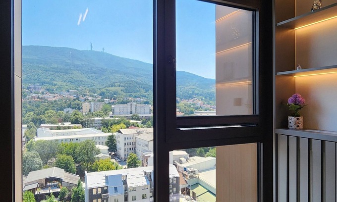 Centar Apartment | Diamond Residences 2bd 2bth 11fl Lux Apt w/Free P