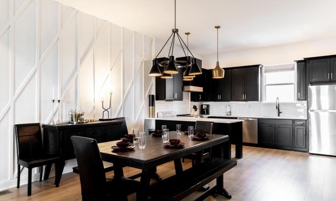 North Nashville House | Diamond Retreat Townhome 7 Beds 3 mi to Downtown