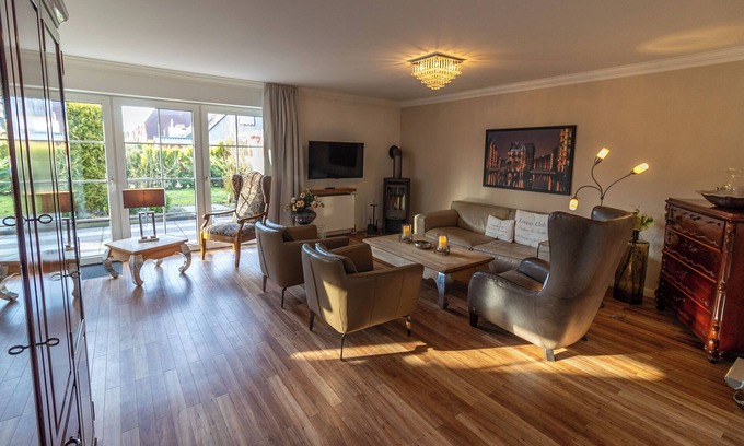 Greetsiel Apartment | Die Ferienwohnung "haus Hamburg" im Erdgeschoss ist Geschmackvoll Eingerichtet u