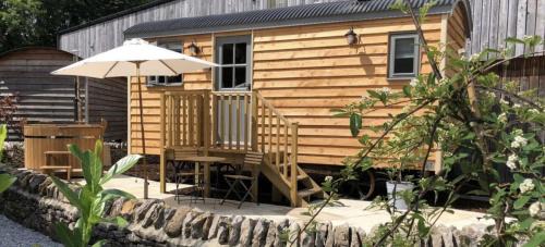 Foolow House | Digby's Hut