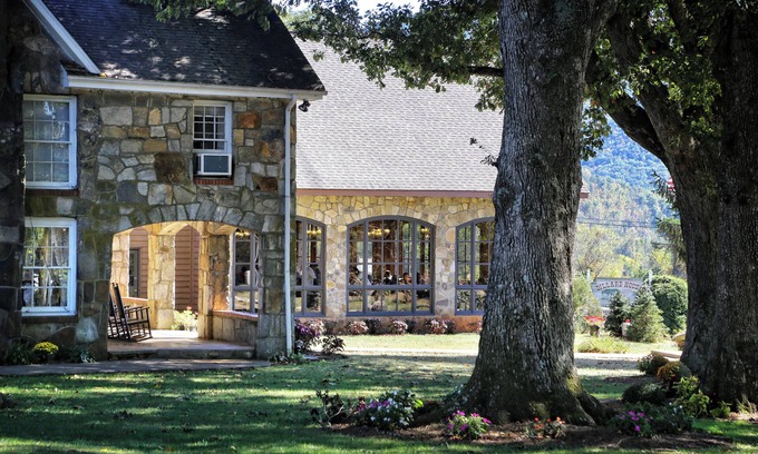 Dillard Hotel | Dillard House