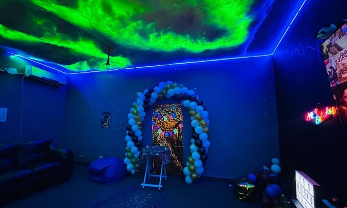 New Delhi House | Dim delights party house and fun house your mini launge 24*7