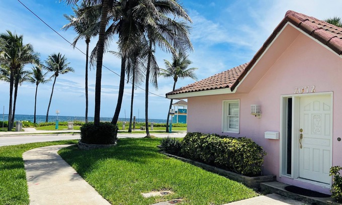 Deerfield Beach House | Direct OCEANFRONT- Steps to Beach- Quiet Neighborhood w/Pool