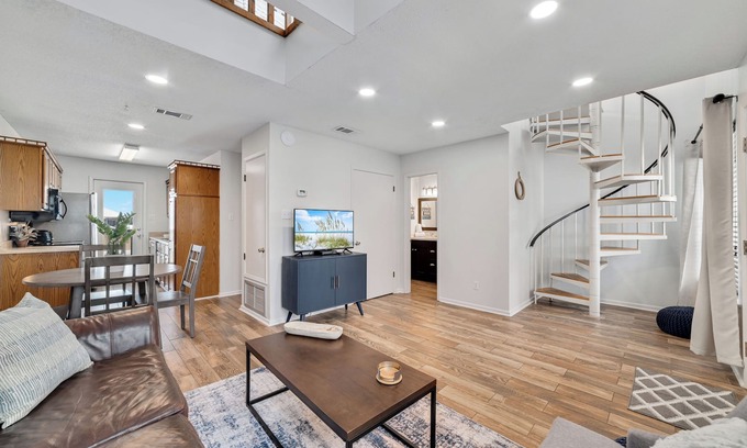 Ono Island Condo | Discounted Fall Sale! Pet Friendly! Beachside!
