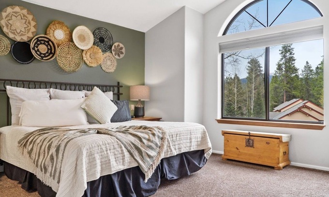 Peak 8 House | Discounted Remaining Summer! Hot Tub+Shuttle+Bunks