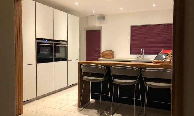 Sallybrook House | Discreet luxury, Super house!