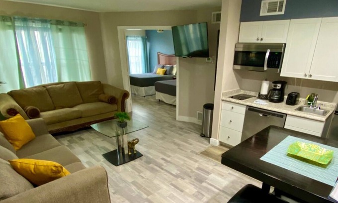 Lake Buena Vista Apartment | Disney Universal Renovated Fresh Family Condo
