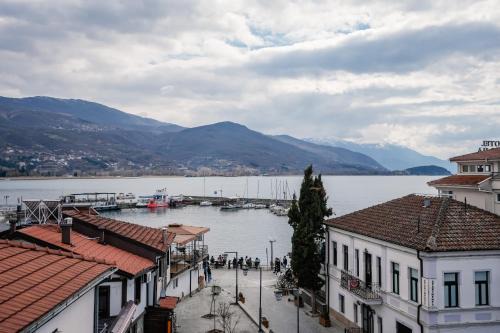 Varosh Apartment | District&Delago Villa & Resturant