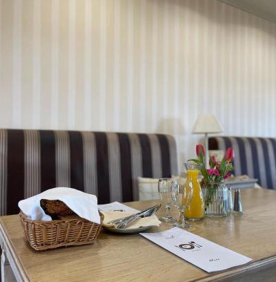 Komarno House | Divá Kačica Restaurant & Pansion