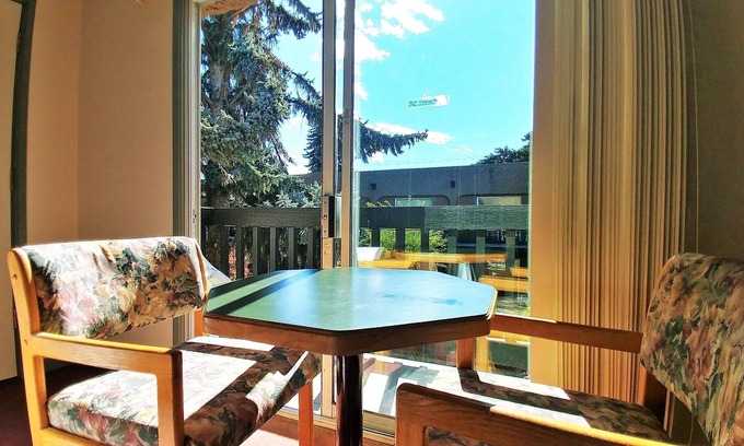 Vernon Apartment | Divya Sutra Plaza and Conference Centre, Vernon, BC
