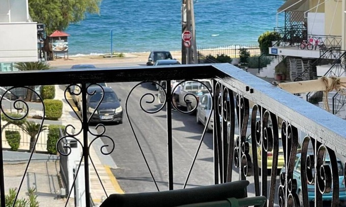 Lefkandi Apartment | DM home (sea view apartment)