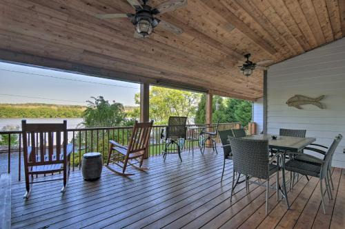 Pequea House | Dock and Hot Tub Susquehanna River Retreat!