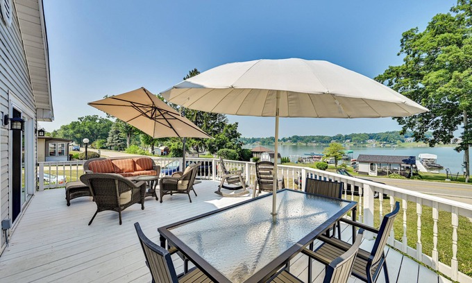 Union House | Dock & Kayaks: Lake-View Home, 29 Mi to Notre Dame