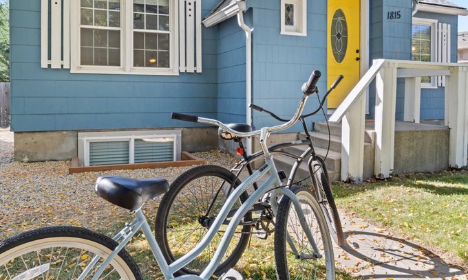 Boise House | DOG FRIENDLY Charmer! IDEAL Spot to Explore via Bikes(2) to Downtown, Greenbelt, River & Hyde Park!
