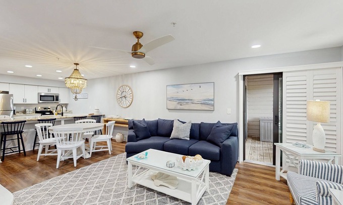 Palmetto Dunes Condo | Dog-Friendly Condo with pool, golf, steps to the beach