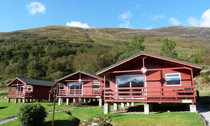 West Laroch Ski Chalet | Dog-friendly lochside chalet with balcony, stunning mountain views!