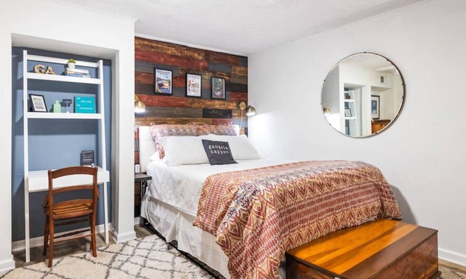 Ormewood Park Condo | Dog Friendly Private Entrance Basement Apartment in Grant Park