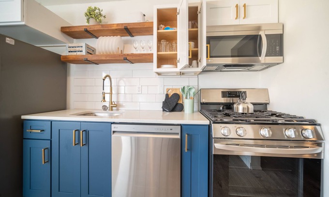 Madison-on-the-Lake House | Dog-Friendly Retreat Near Wineries/Spire/GOTL