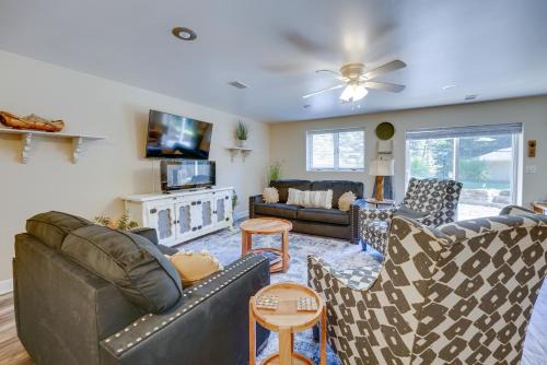 Twin Lake House | Dog-Friendly Twin Lake Rental 1 Mi to Lake Access