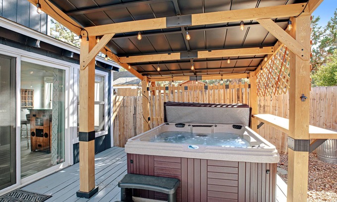 Sugarloaf House | Dog-Friendly Victorian Cottage with Private Hot Tub, EV Charger, Firepit, & WiFi