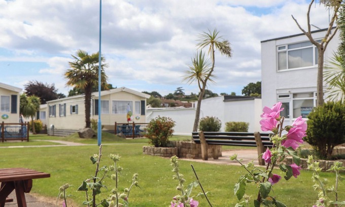 Dawlish Warren Cottage | Dolphin Chalet