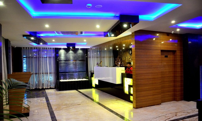 Madanpur Hotel | Dolphin Chocolate Inn