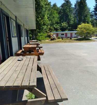 Tofino Hotel | Dolphin Motel
